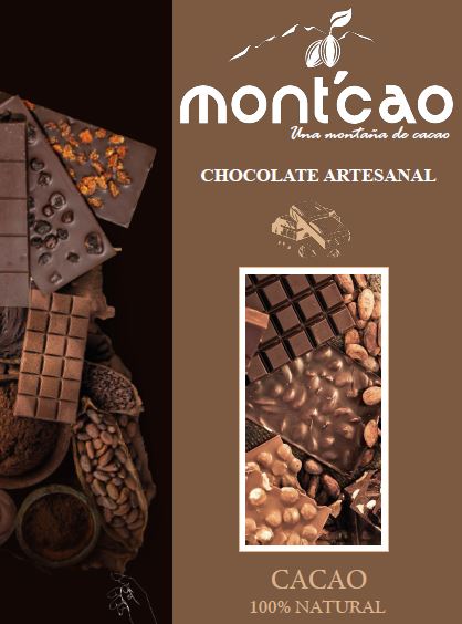 Fundadores de MONTCAO en un campo de cacao